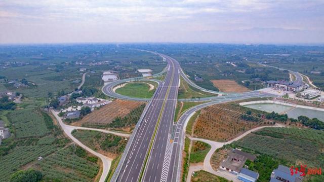 天邛高速明日正式通车！成都再添一条高速，全线采用无人收费模式